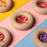 Hochet sensoriel "Donut" - Fraises | PETIT BOUM