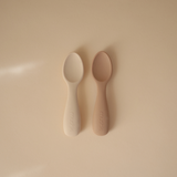Duo de mini cuillères d'apprentissage - Beige / Sable | MUSHIE